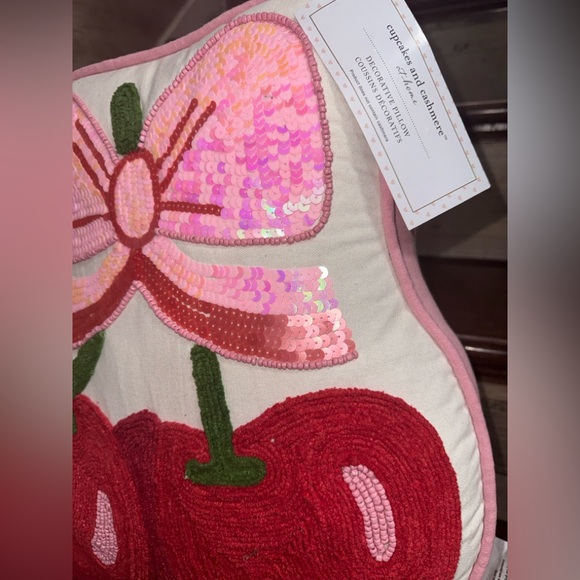 Super Cute Cupcakes and Cashmere Pink Bow Cherry Accents Pillow - NEW - Picture 12 of 16